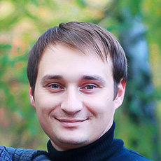 фото Владимира — пациента, которому имплантировали зубы
